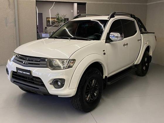 MITSUBISHI L200 TRITON 3.5 HPE 4X4 CD V6 24V FLEX 4P AUTOMÁTICO MITSUBISHI L200 TRITON 3.5 HPE 4X4 CD V6 24V FLEX 4P AUTOMÁTICO